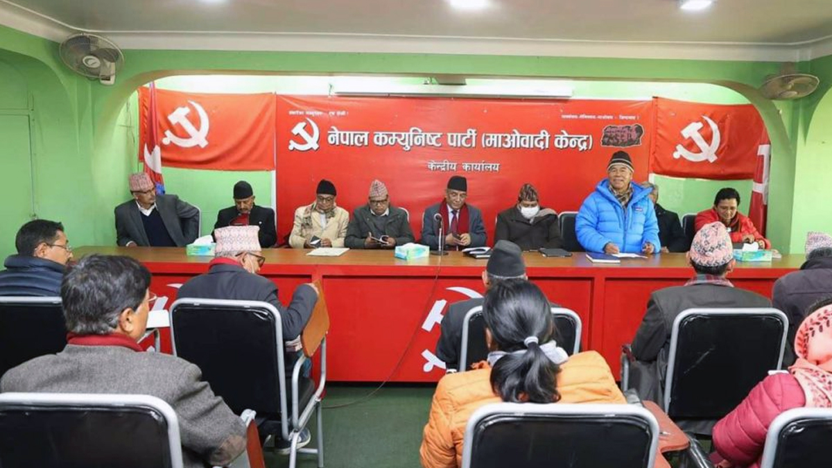माओवादीको स्थायी कमिटी बैठकमा अग्नि सापकाेटा पनि सहभागी